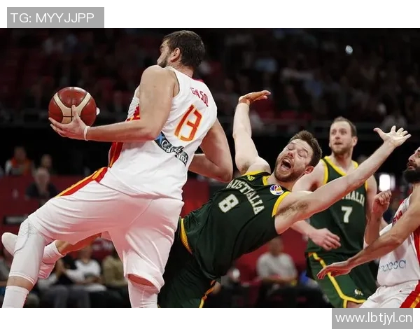 美国男篮逆转战胜西班牙，闯入奥运篮球决赛：不屈精神缔造辉煌