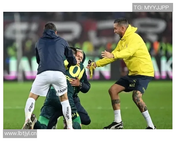 穆里尼奥赛后言论风波：裁判偏袒指控引发足协处罚