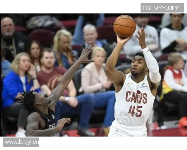 快船遭遇惨败，猛龙取得10连胜