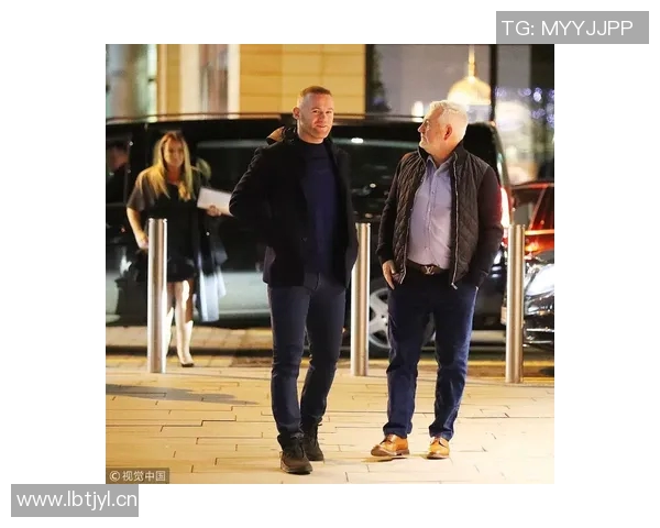 鲁尼携家人出席慈善晚宴，表达为社会贡献力量的真挚愿望